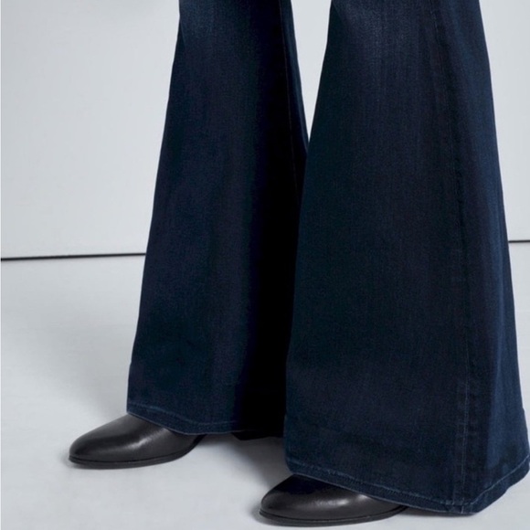 7 for All Mankind Megaflare dark wash jeans - Picture 2 of 9